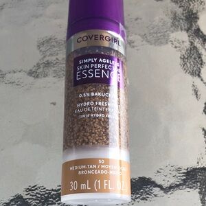 COVERGIRL Simply Ageless Essence - Medium Tan
